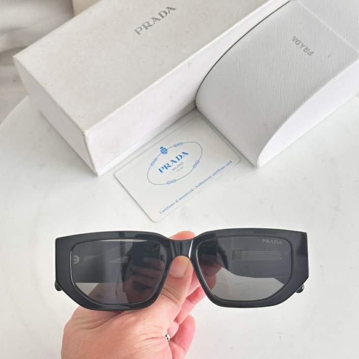 Picture of Prada Sunglasses _SKUfw77121468fw